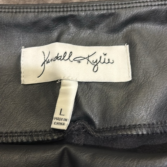Kendall and Kylie black faux leather leggings size l - Picture 2 of 3